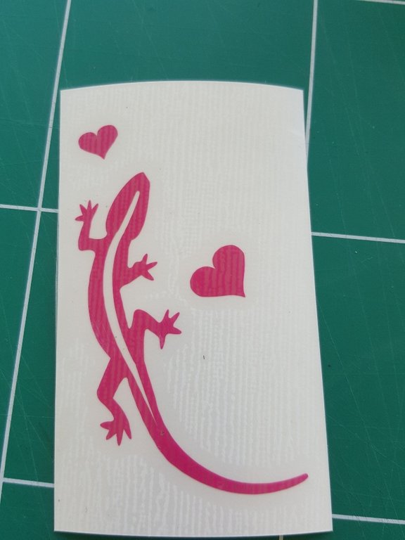 Sticker Margouillat coeur - Taille 4.0 x 7cm